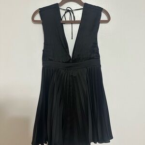 Abercrombie & Fitch Elegant Black Pleated Backless Dress